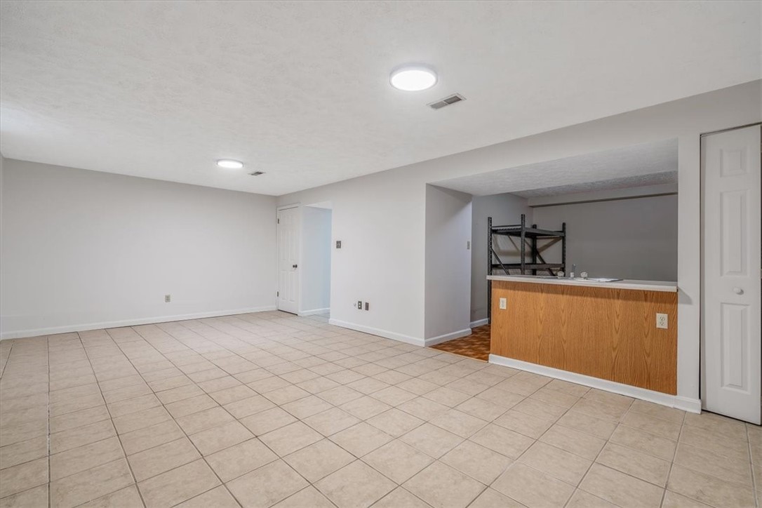 1443 Lexington Dr