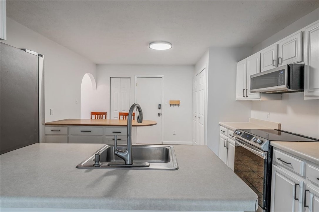 1443 Lexington Dr