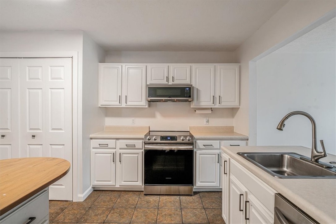 1443 Lexington Dr