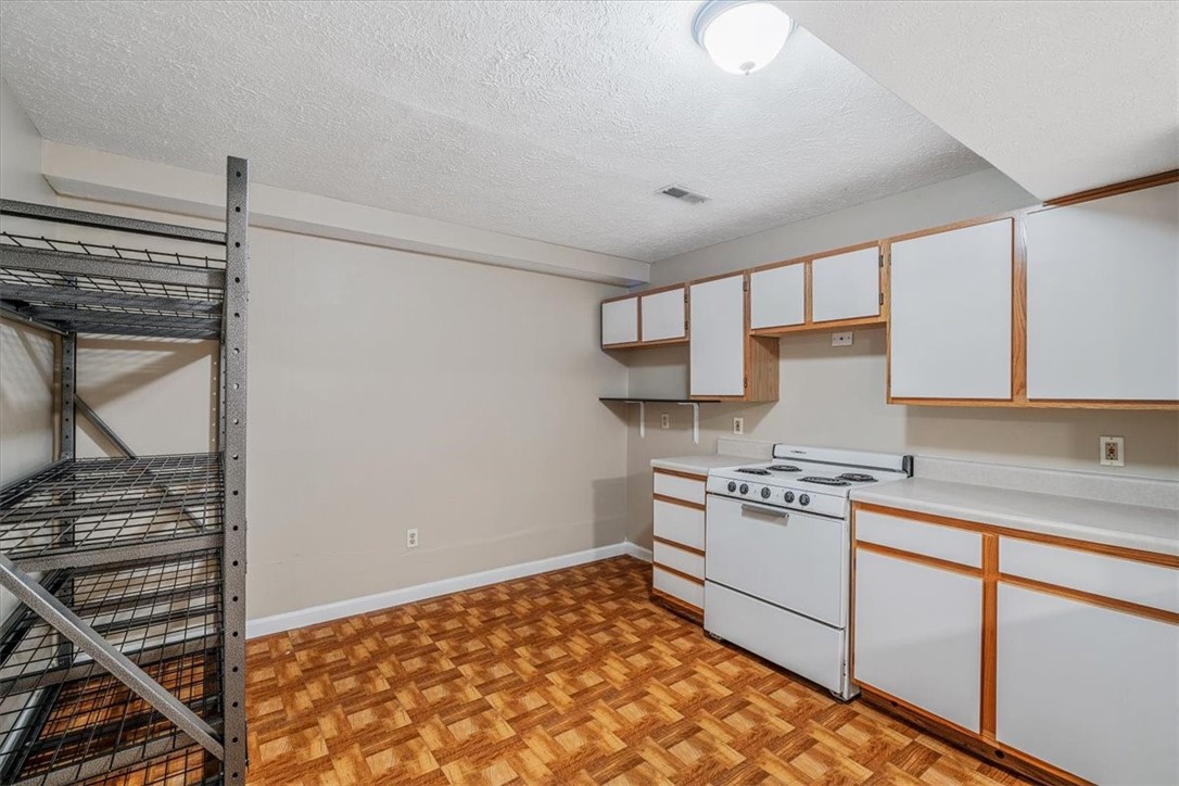 1443 Lexington Dr