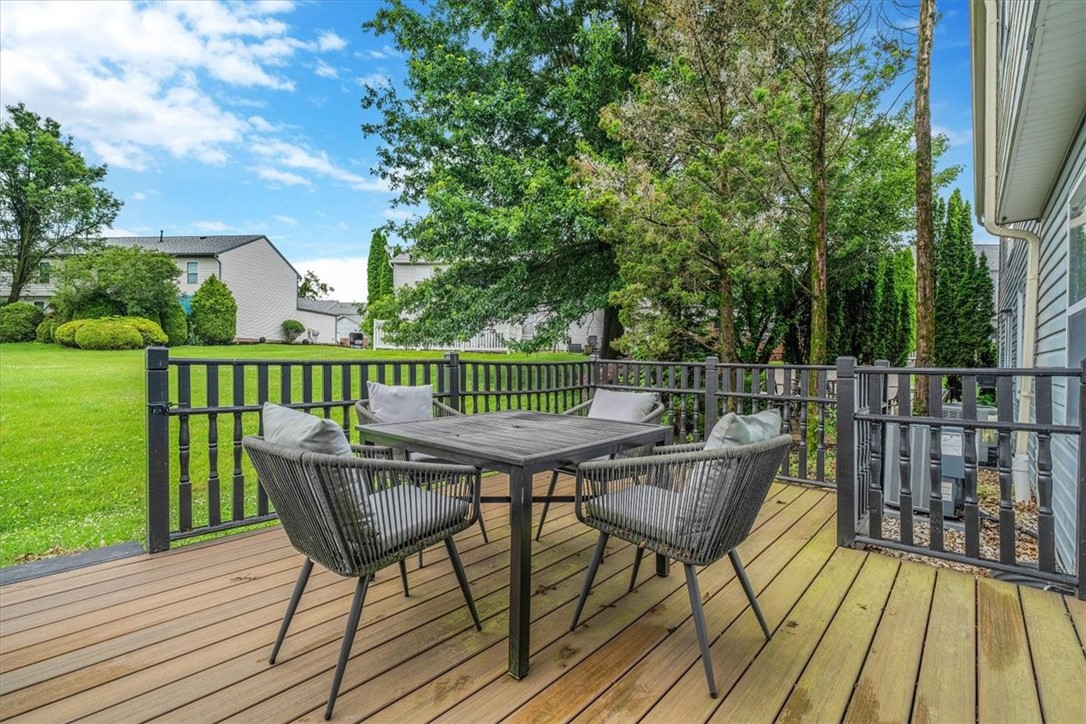 1443 Lexington Dr