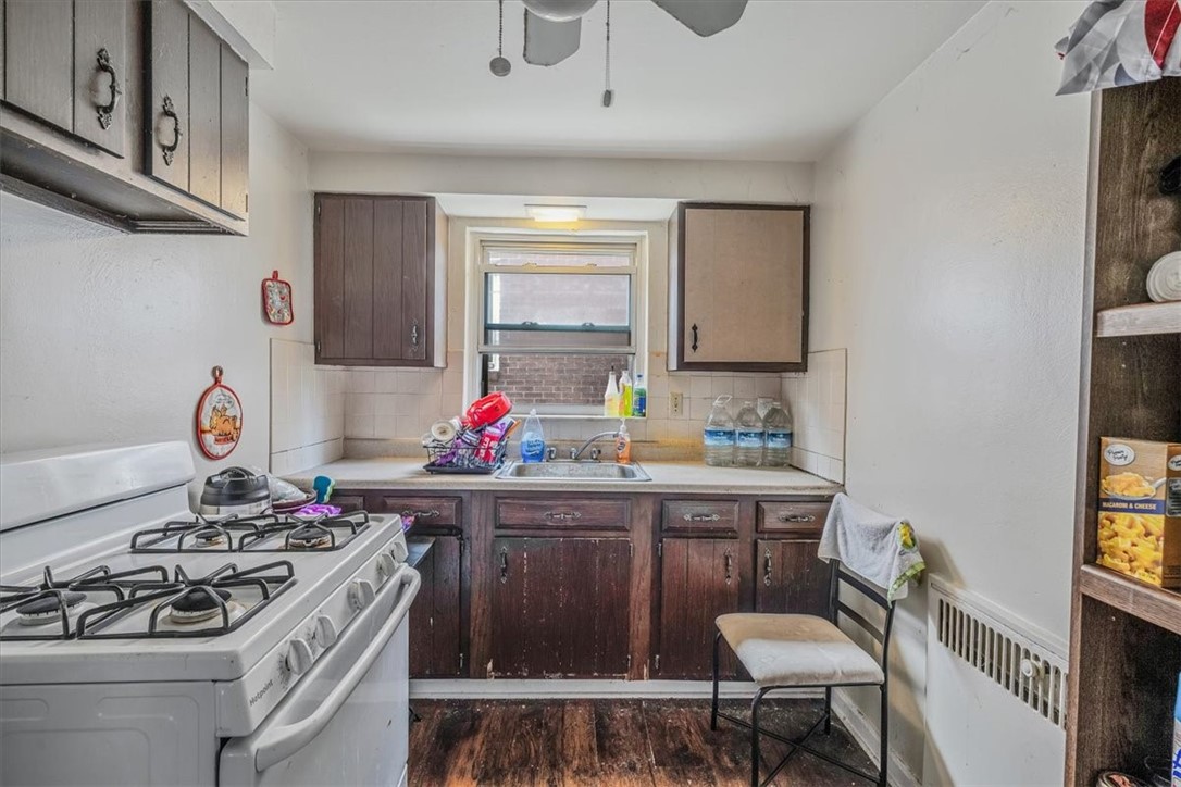3753 Brownsville Rd