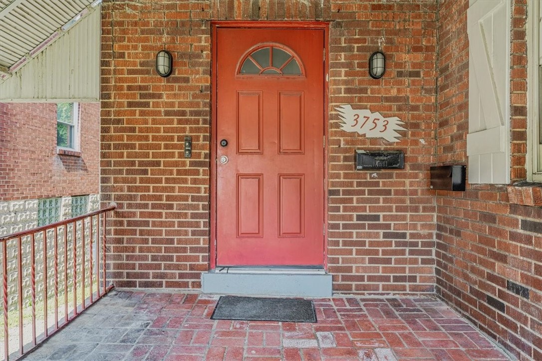 3753 Brownsville Rd