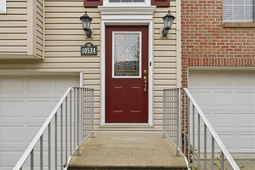 10534 Cherry Grove Ct