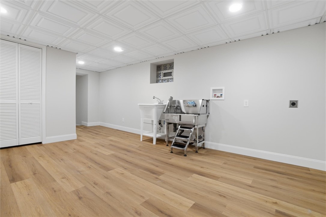 223 Vaneal Rd