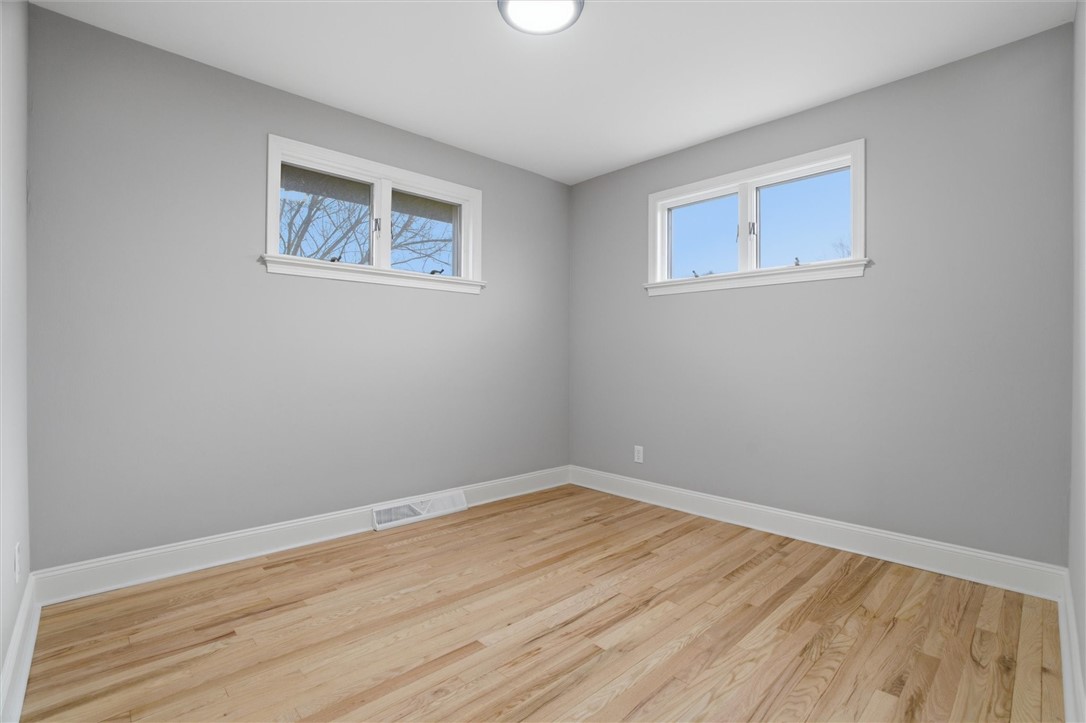 223 Vaneal Rd