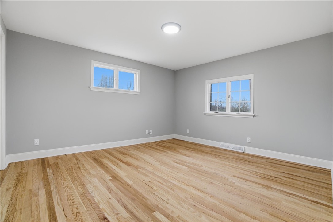 223 Vaneal Rd