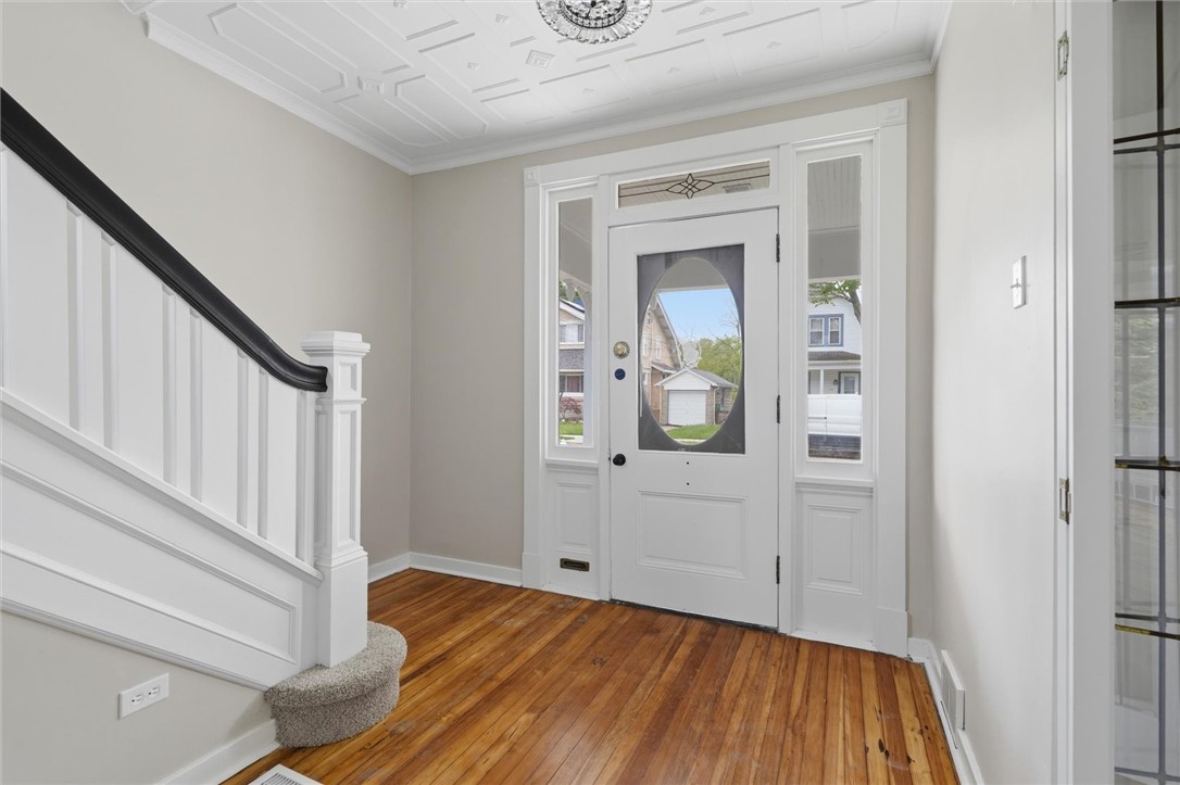 389 Ambard Ave