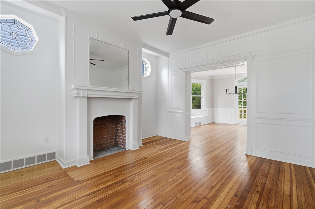 389 Ambard Ave