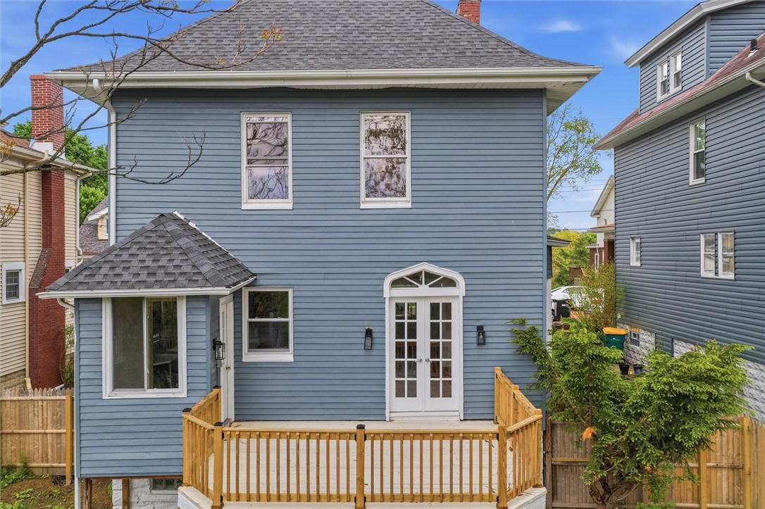 389 Ambard Ave