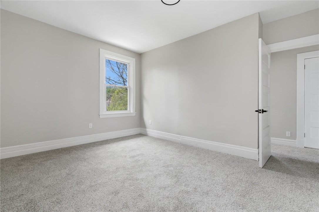 389 Ambard Ave