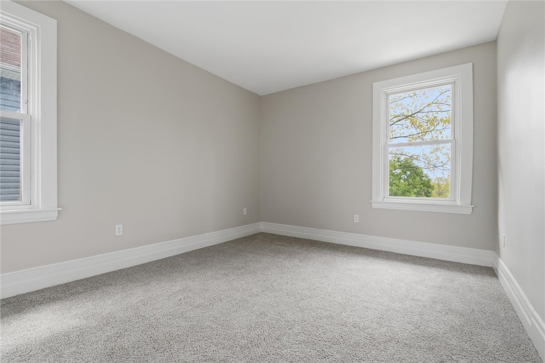 389 Ambard Ave