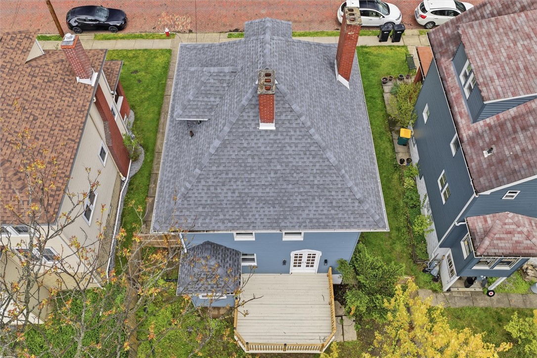 389 Ambard Ave