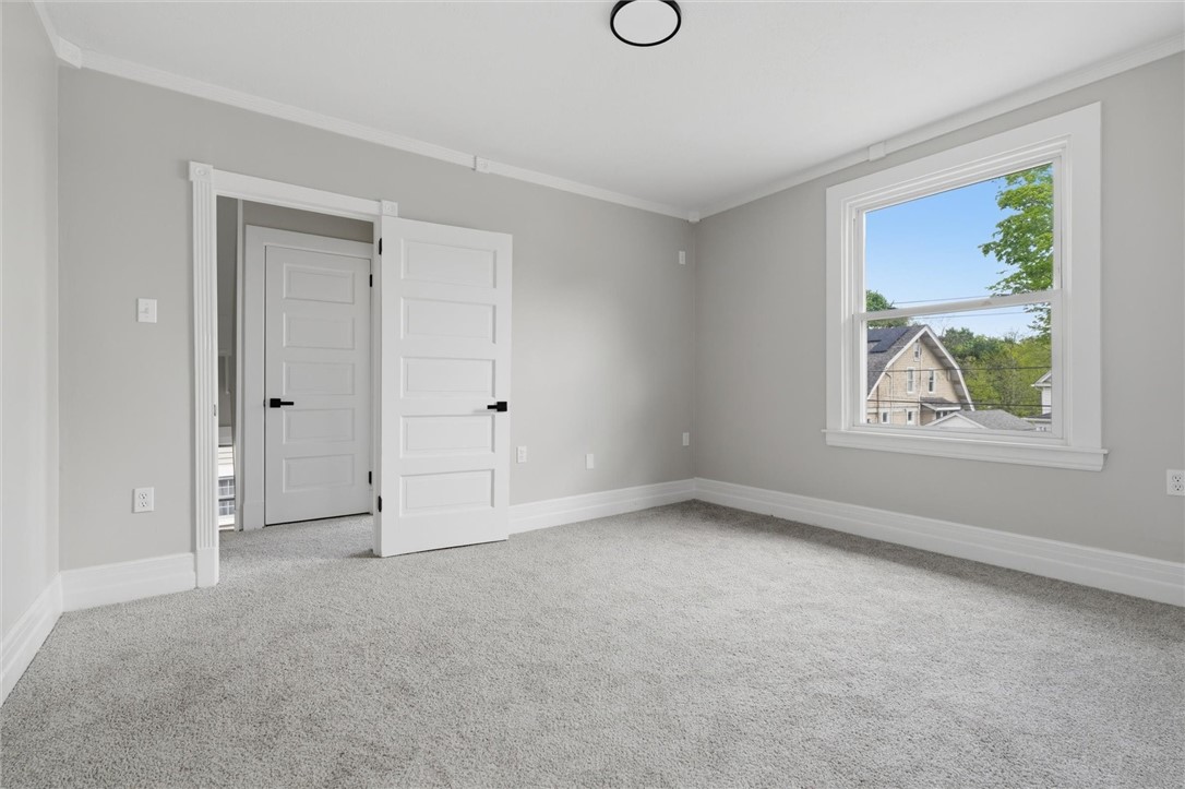 389 Ambard Ave