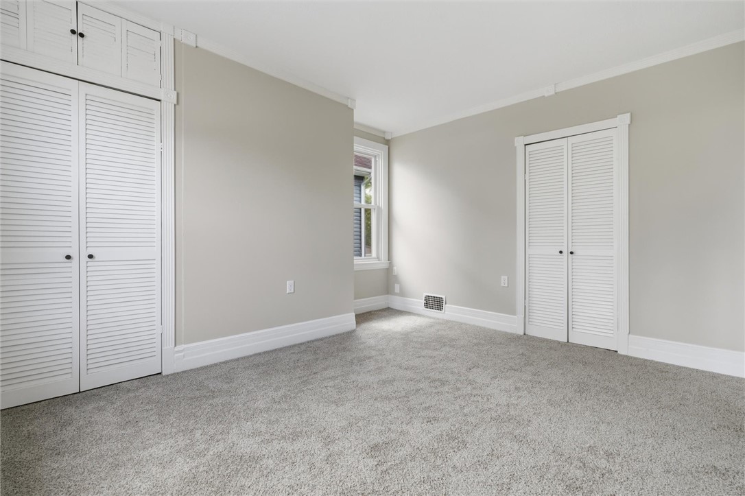 389 Ambard Ave