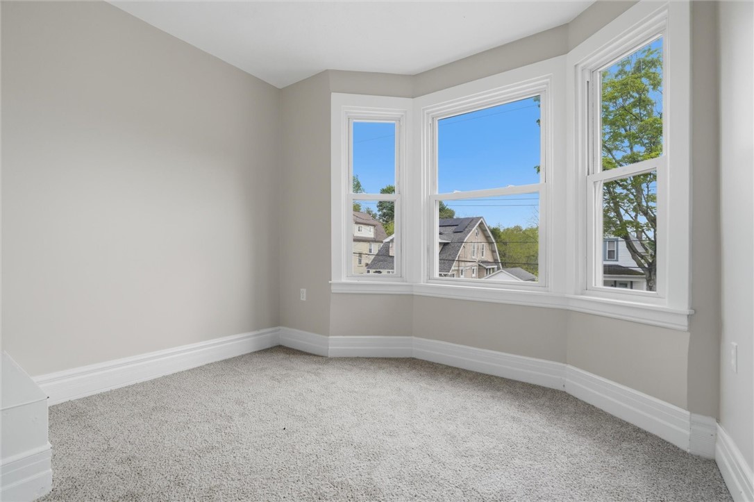 389 Ambard Ave