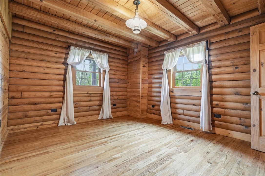 527 Little Creek Rd