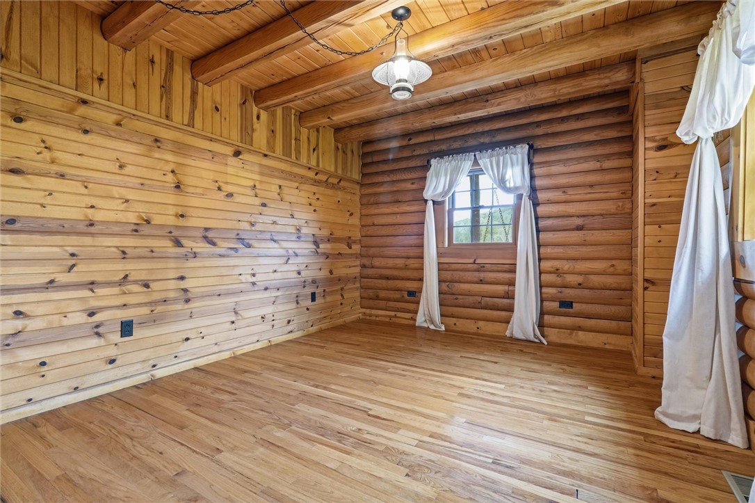 527 Little Creek Rd