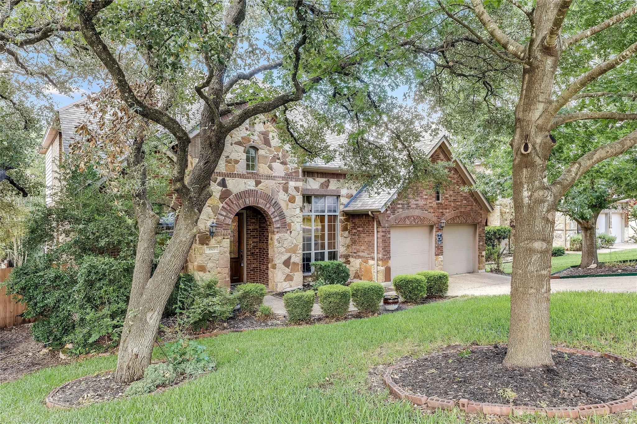 3527 Alexandrite WAY