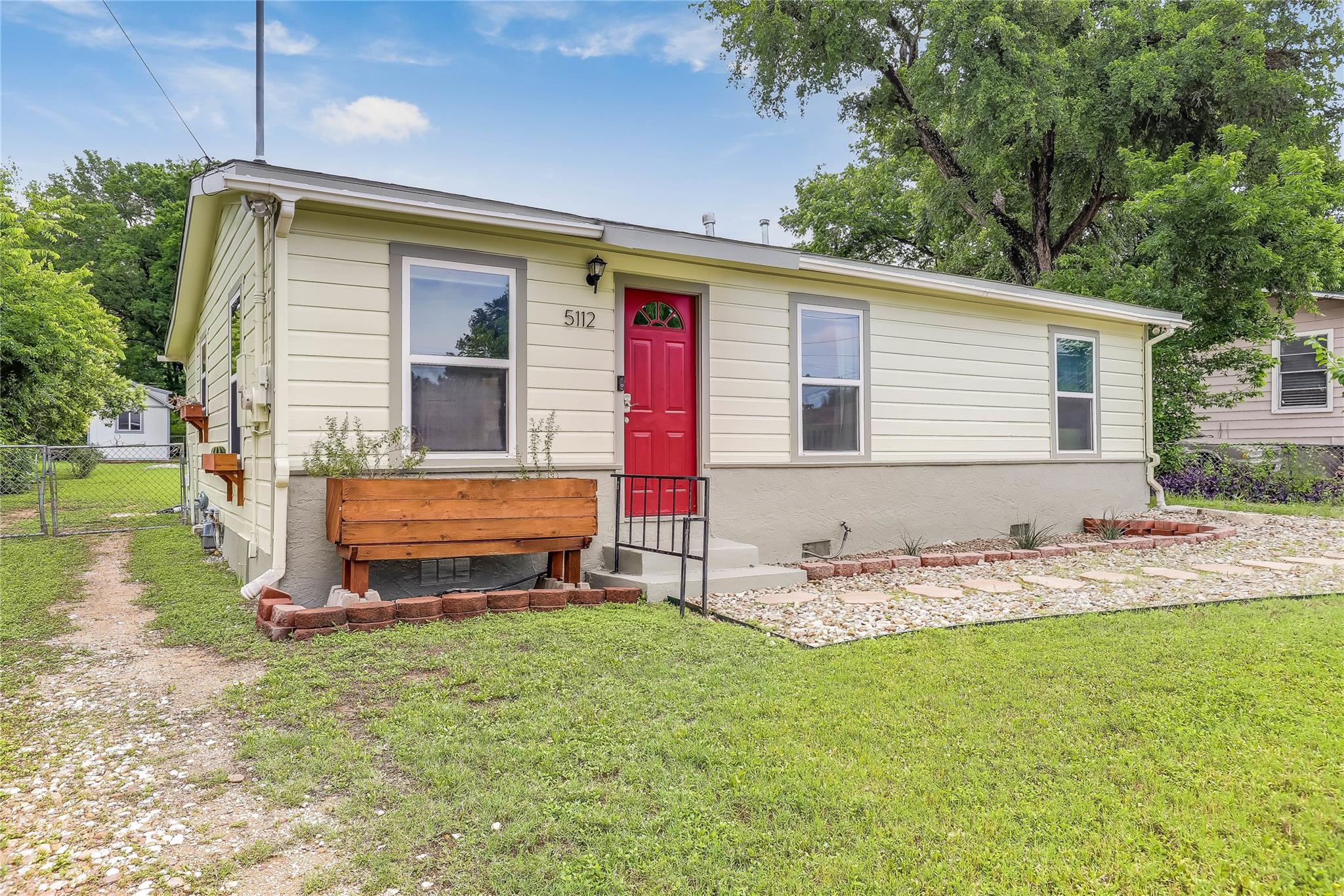 5112 Heflin LN