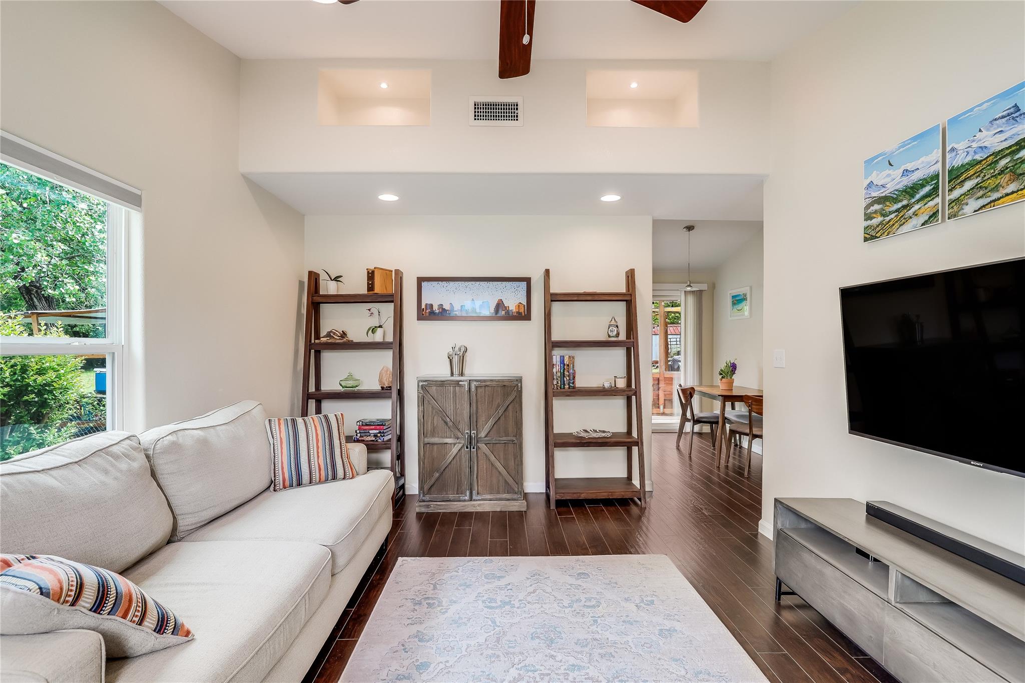 5112 Heflin LN