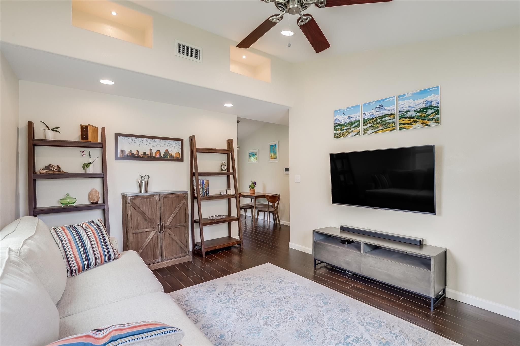 5112 Heflin LN