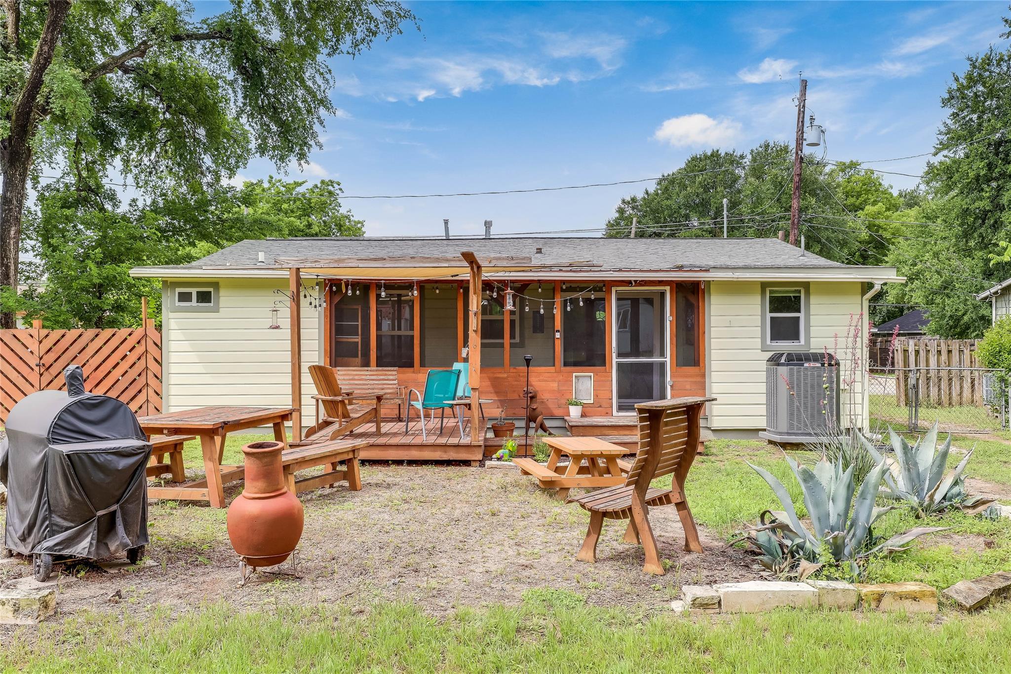 5112 Heflin LN