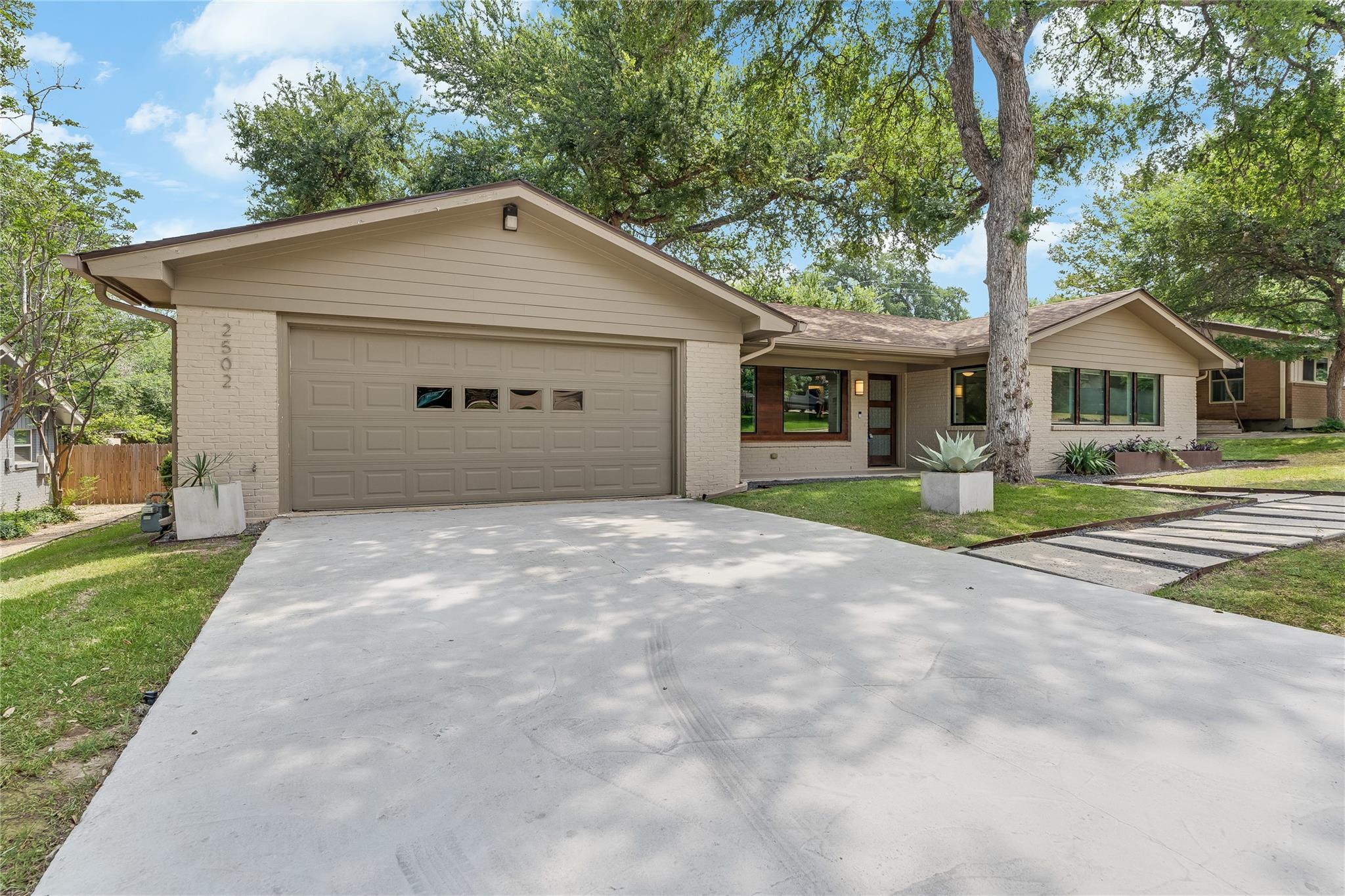 2502 Spring Creek DR