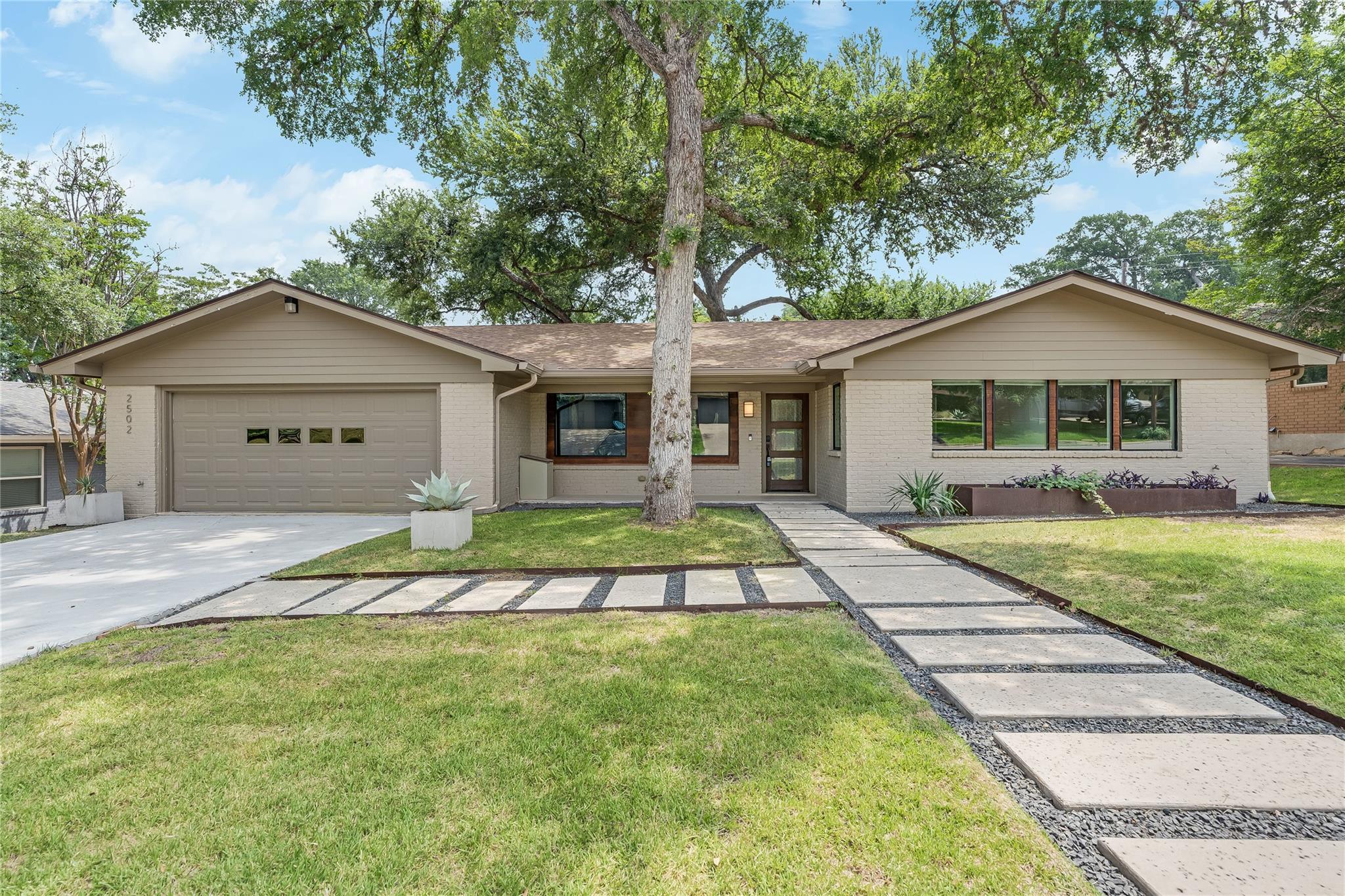 2502 Spring Creek DR
