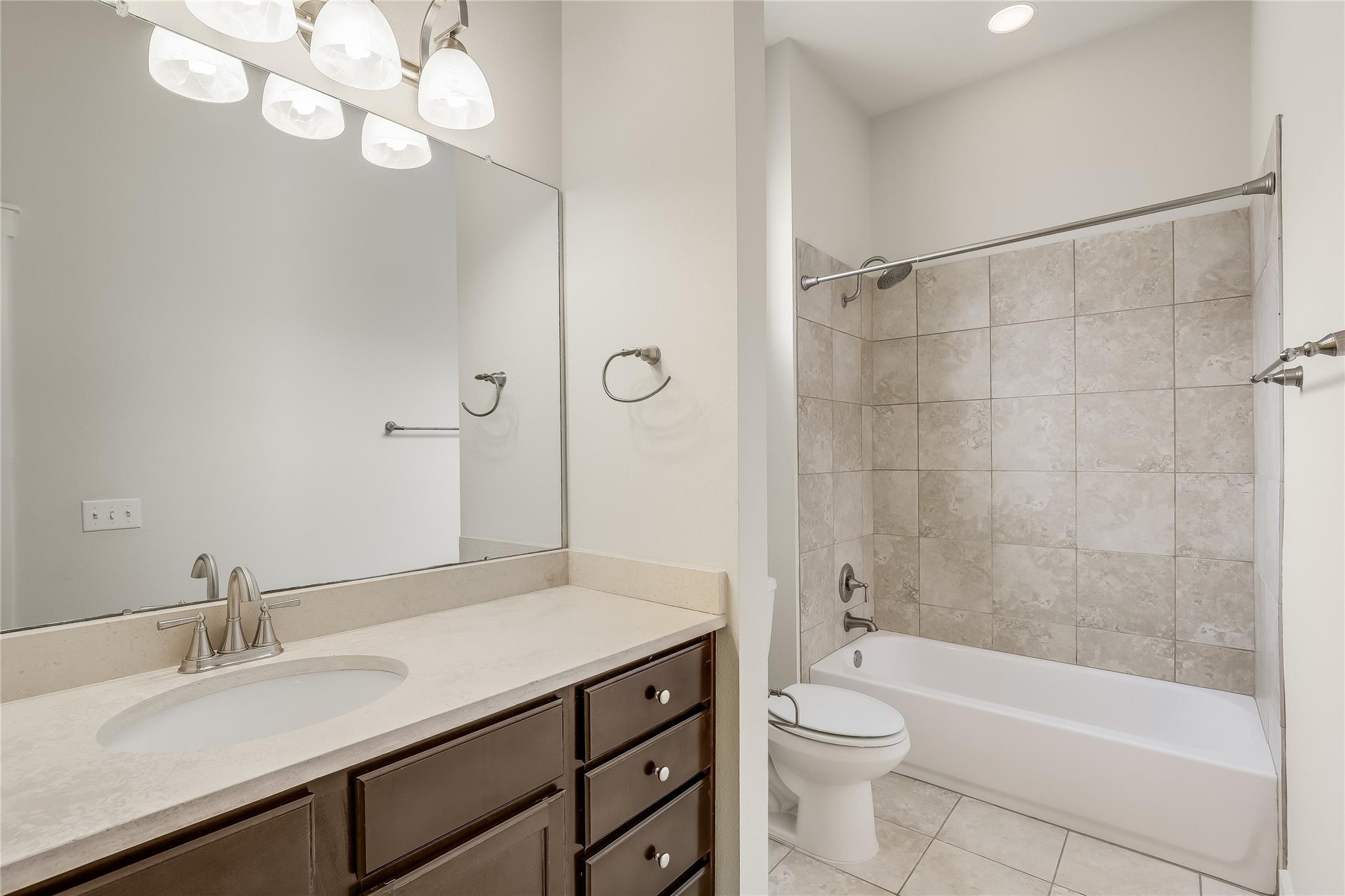 2520 Bluebonnet LN # 38
