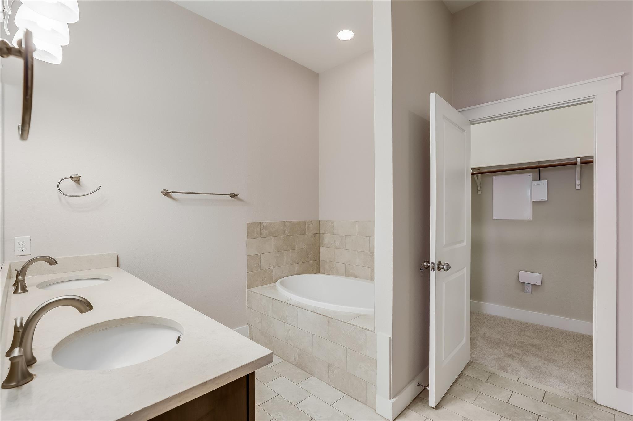2520 Bluebonnet LN # 38