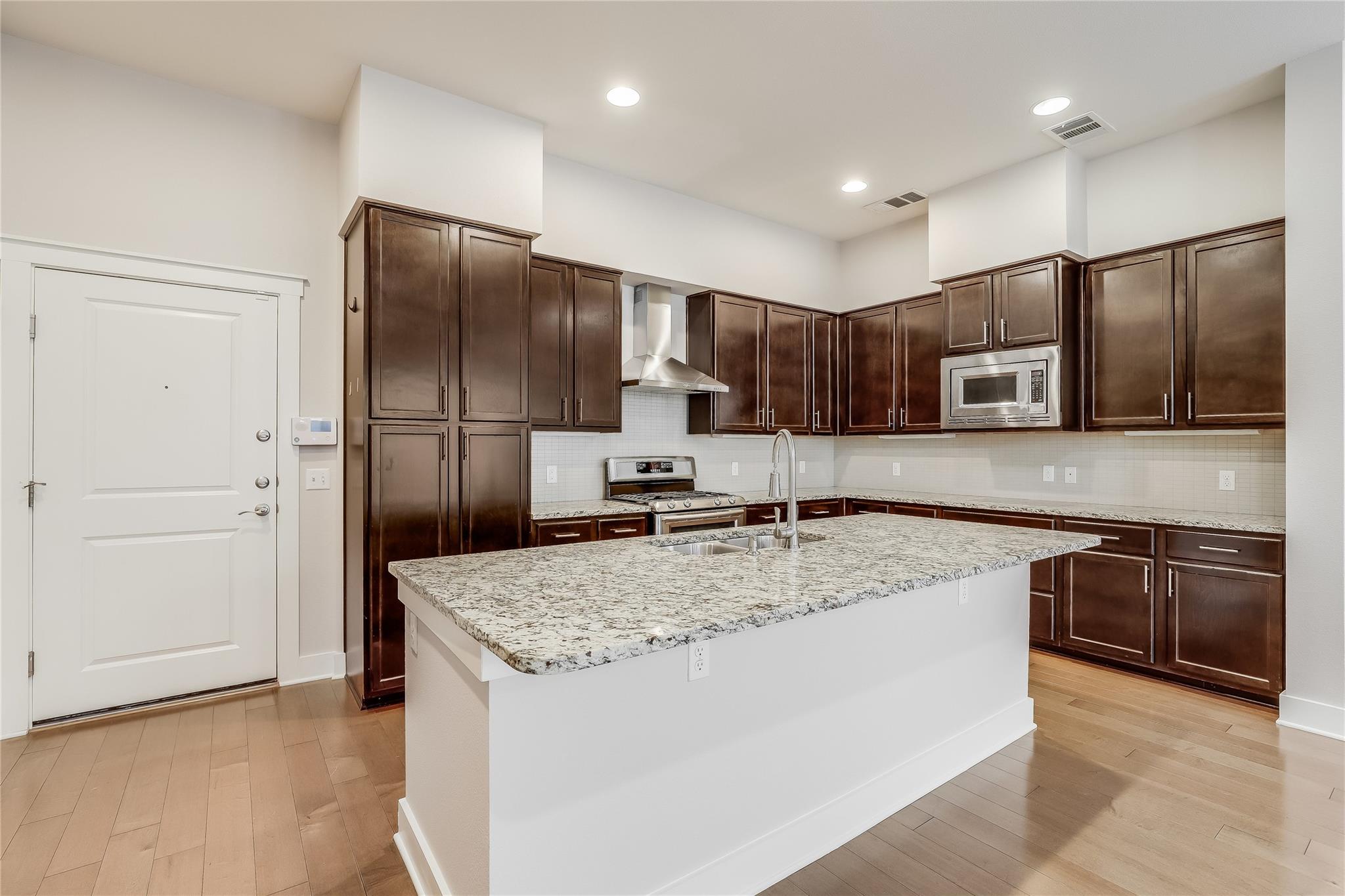 2520 Bluebonnet LN # 38
