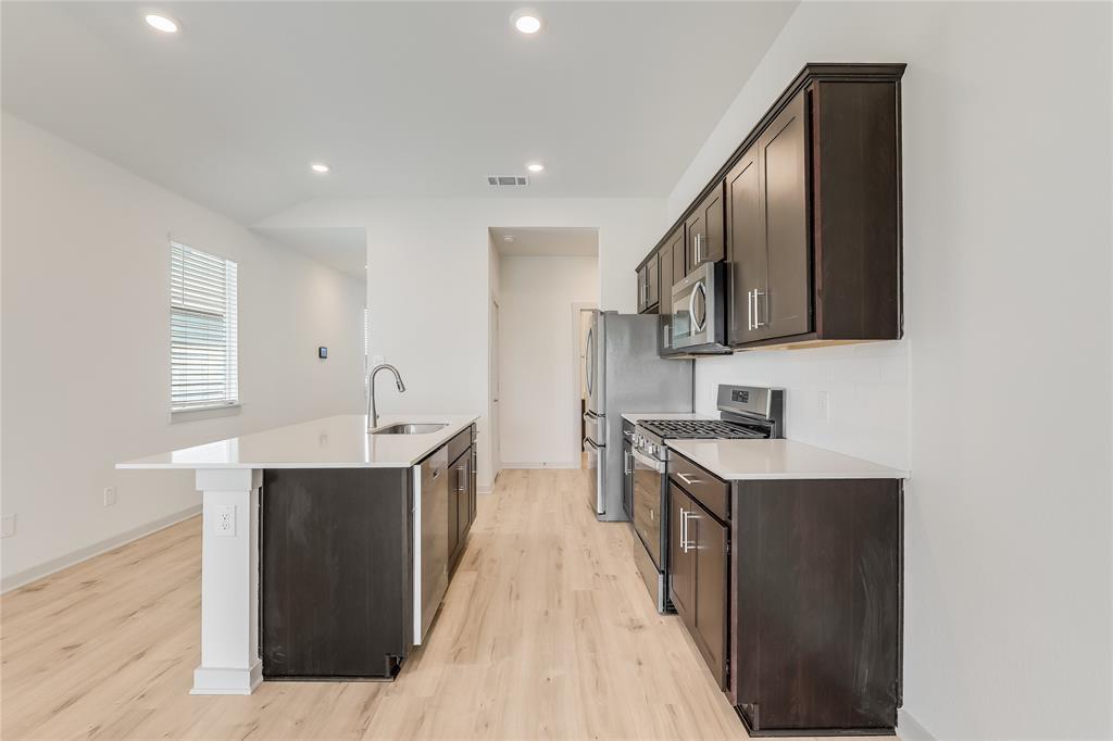 341 Wilshire RD