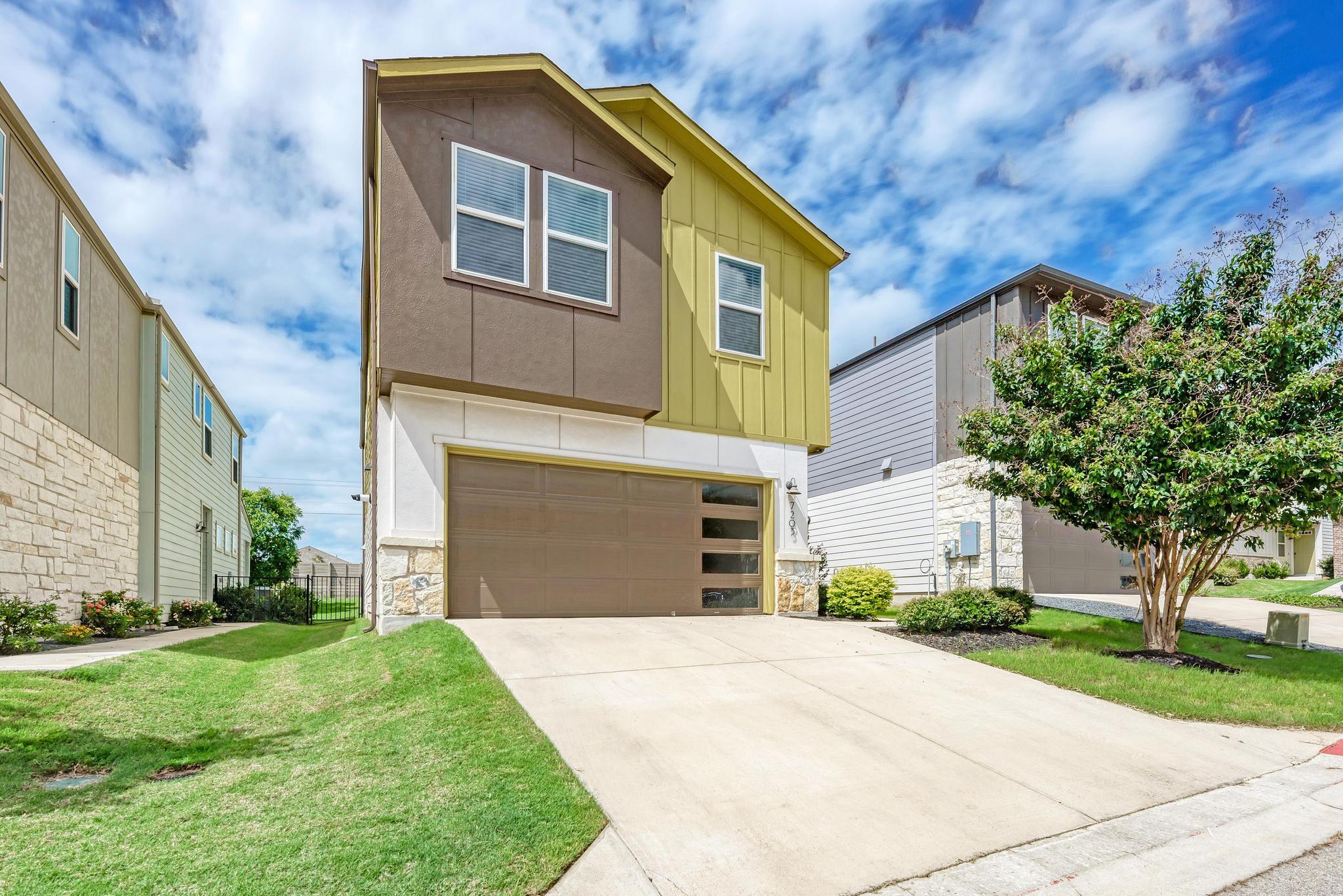 7203 Travertine Spring DR