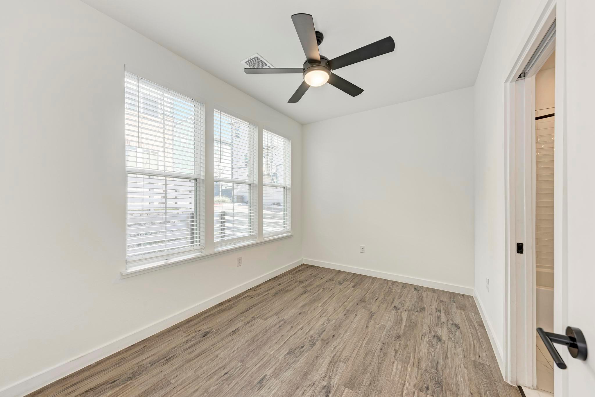 3809 Valley View RD # 14