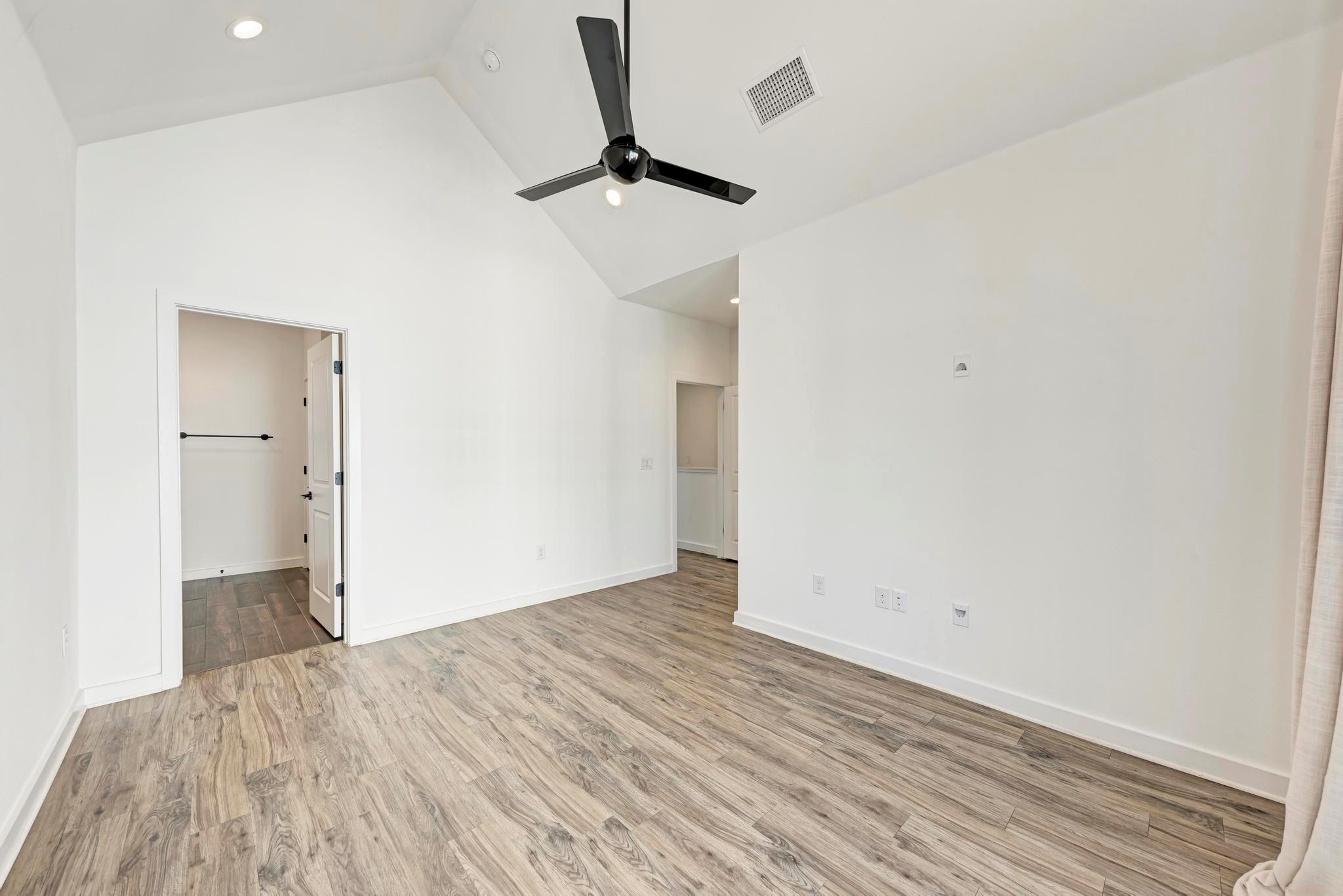 3809 Valley View RD # 14