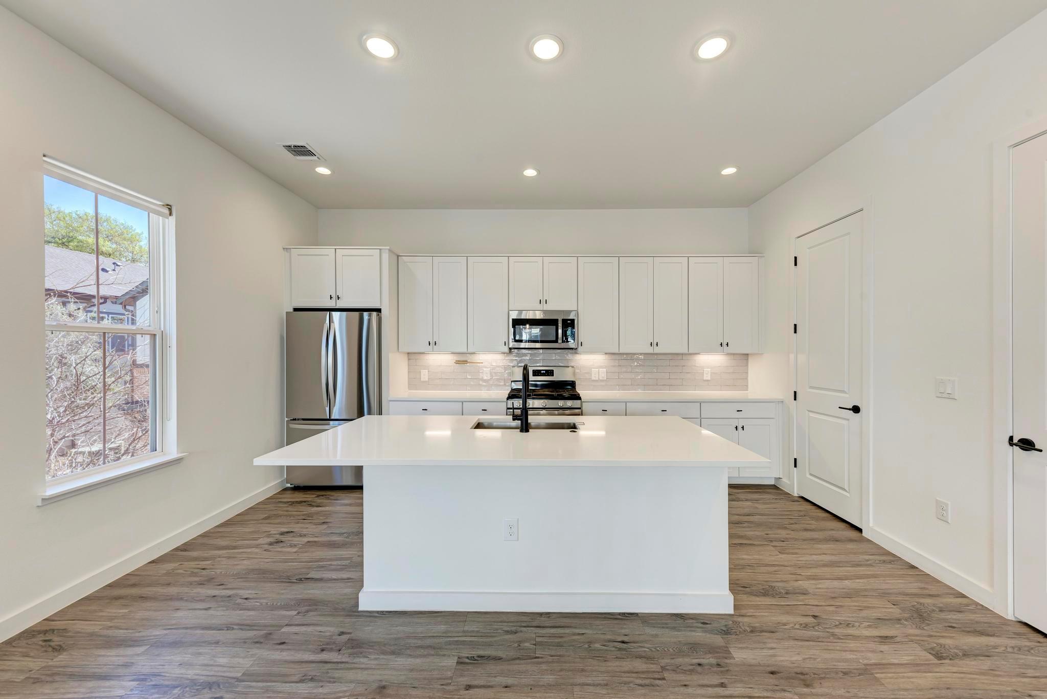 3809 Valley View RD # 14