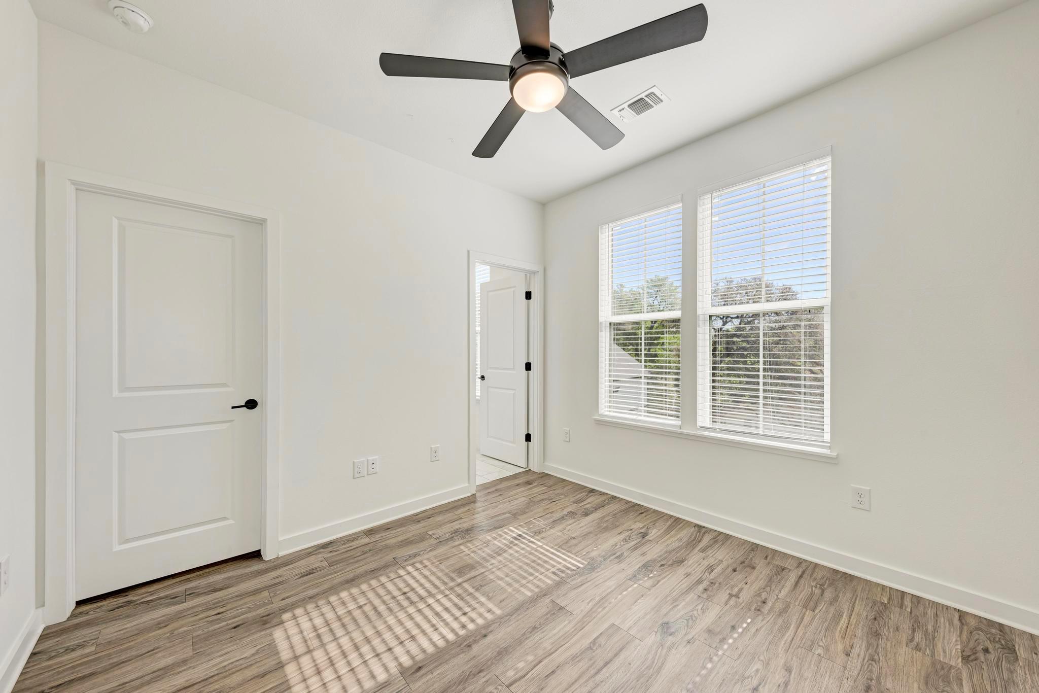 3809 Valley View RD # 14