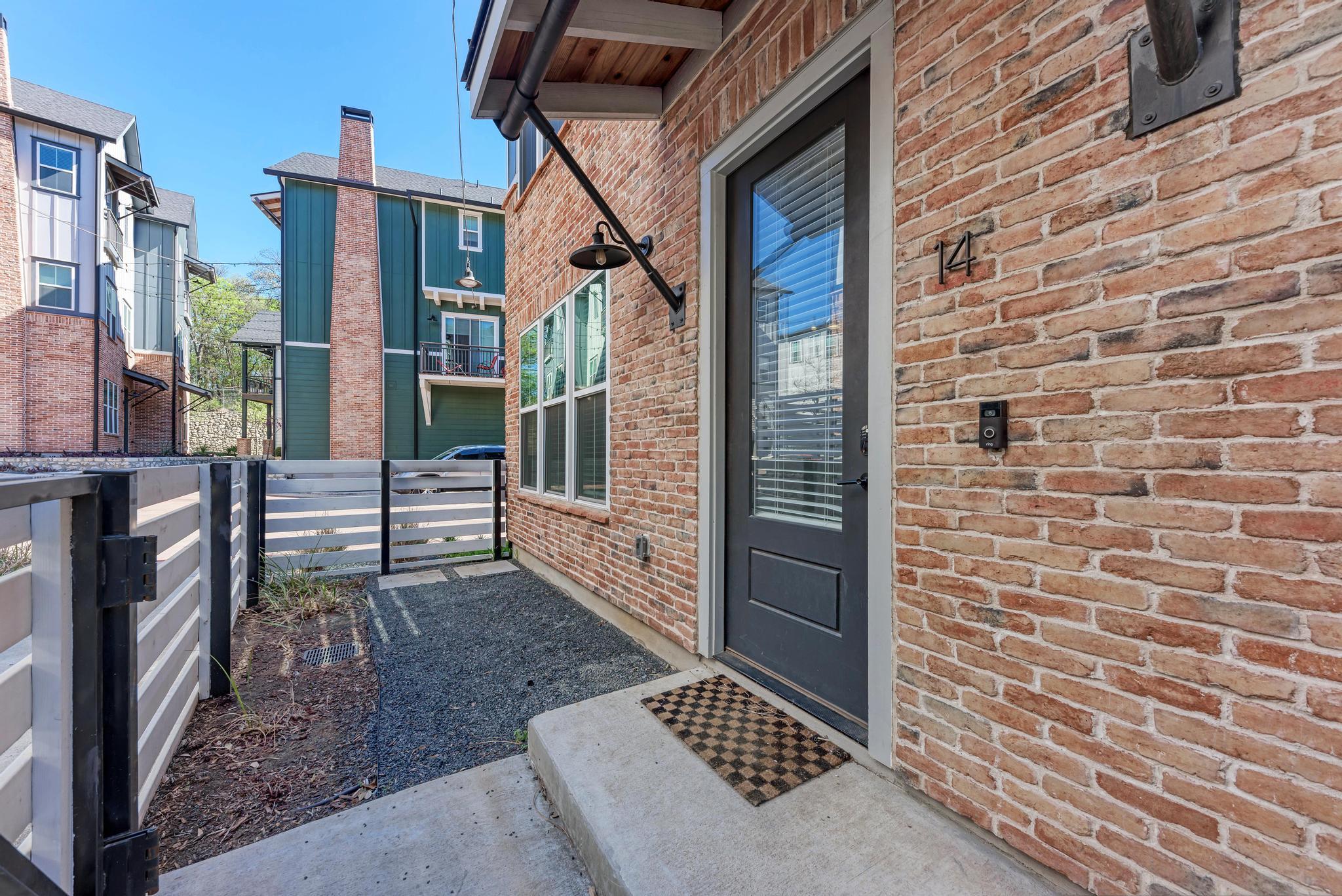 3809 Valley View RD # 14