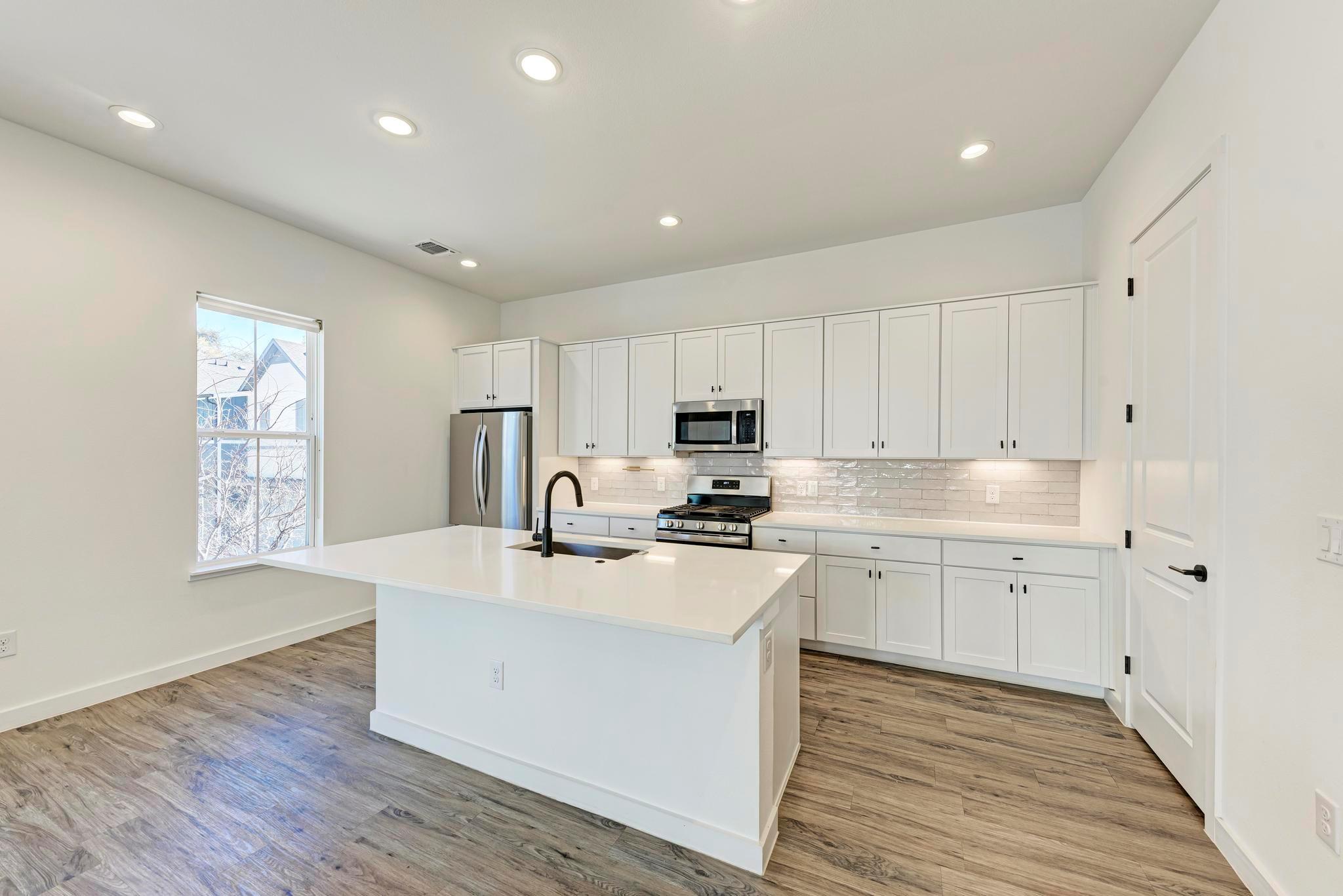 3809 Valley View RD # 14