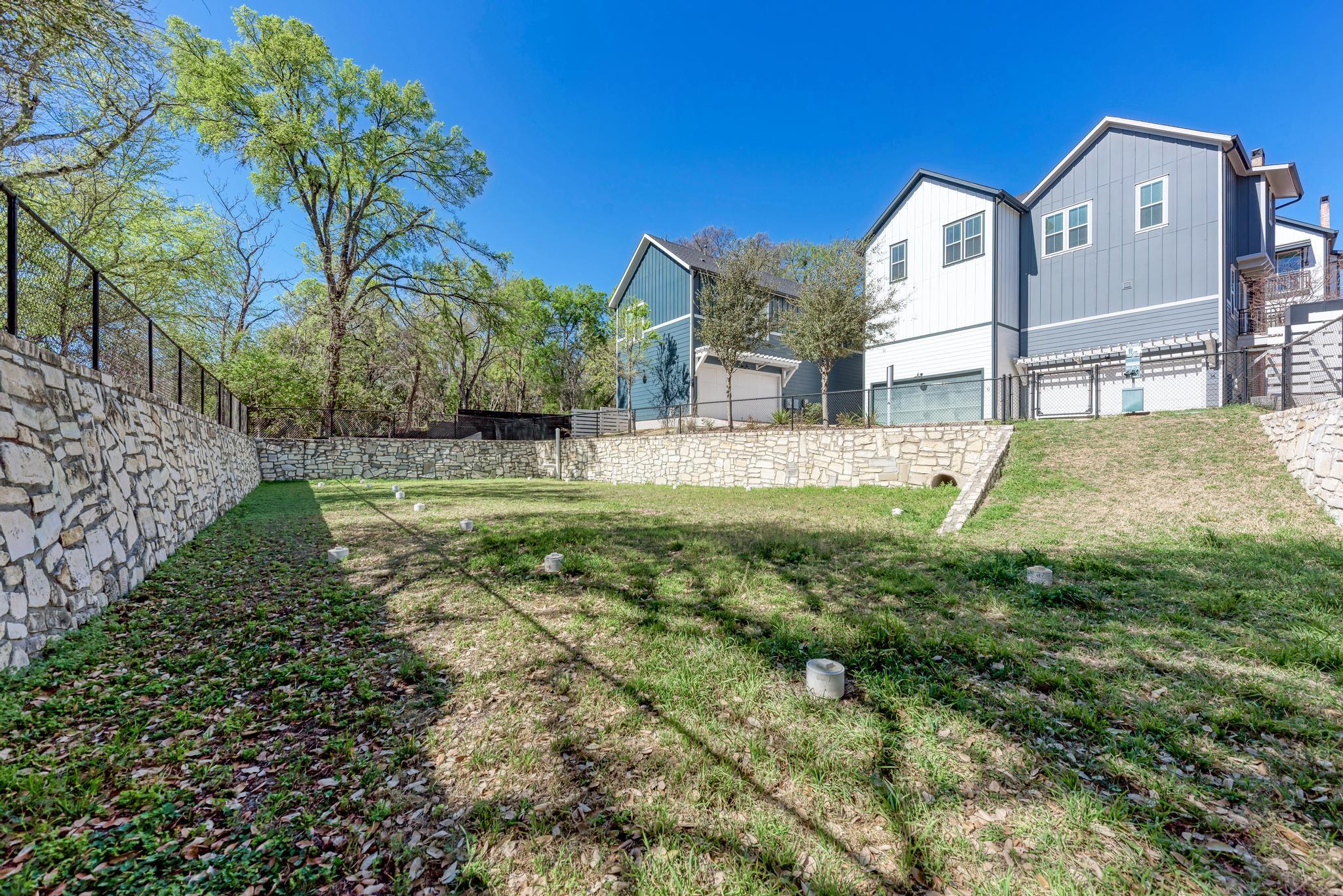 3809 Valley View RD # 14