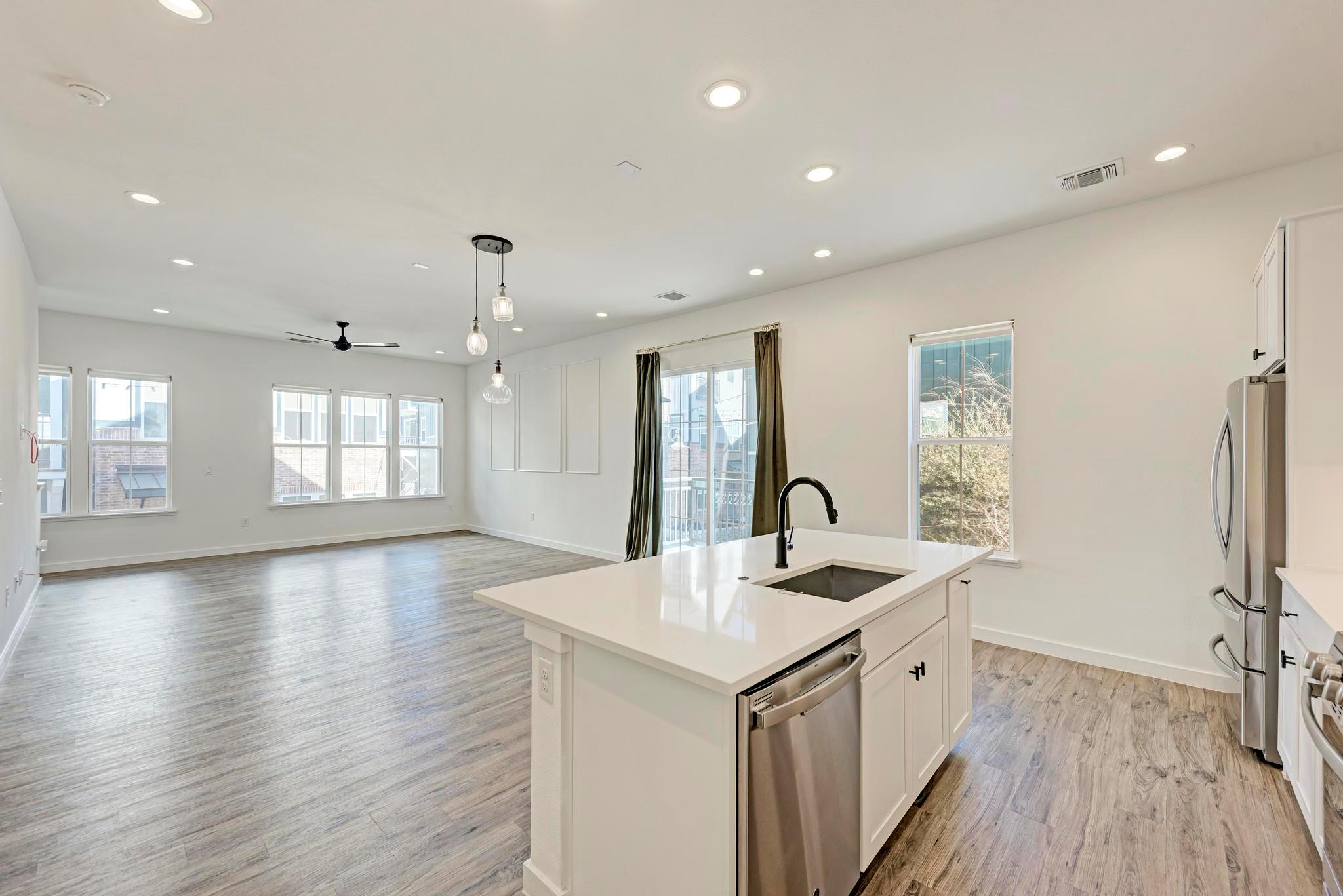 3809 Valley View RD # 14