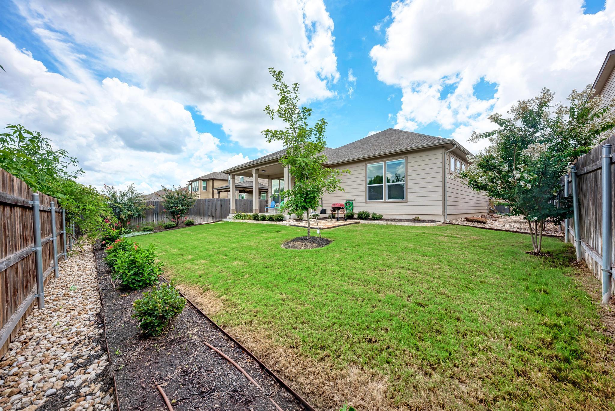220 Fuchsia ST