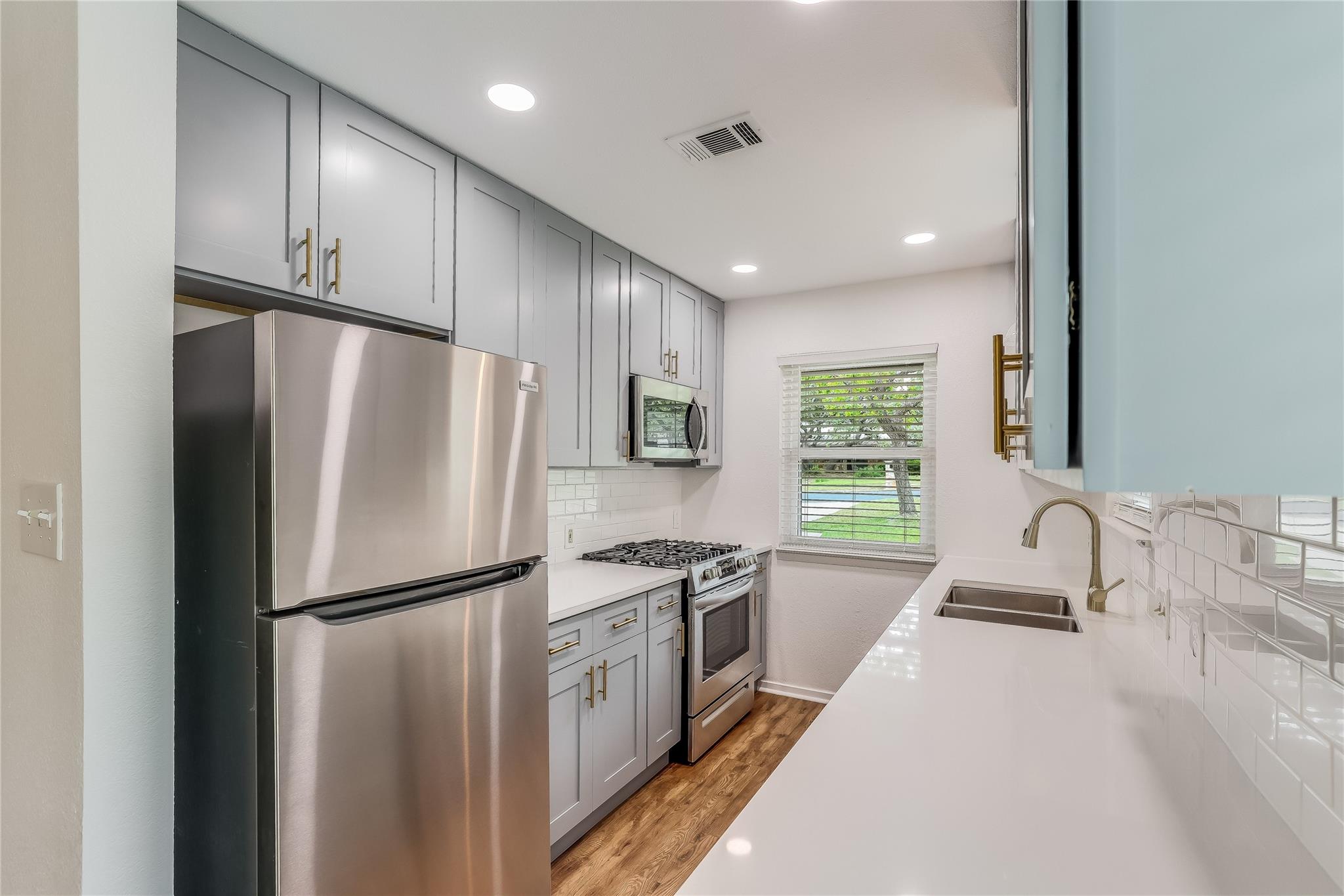 6804 Kenosha PASS # B