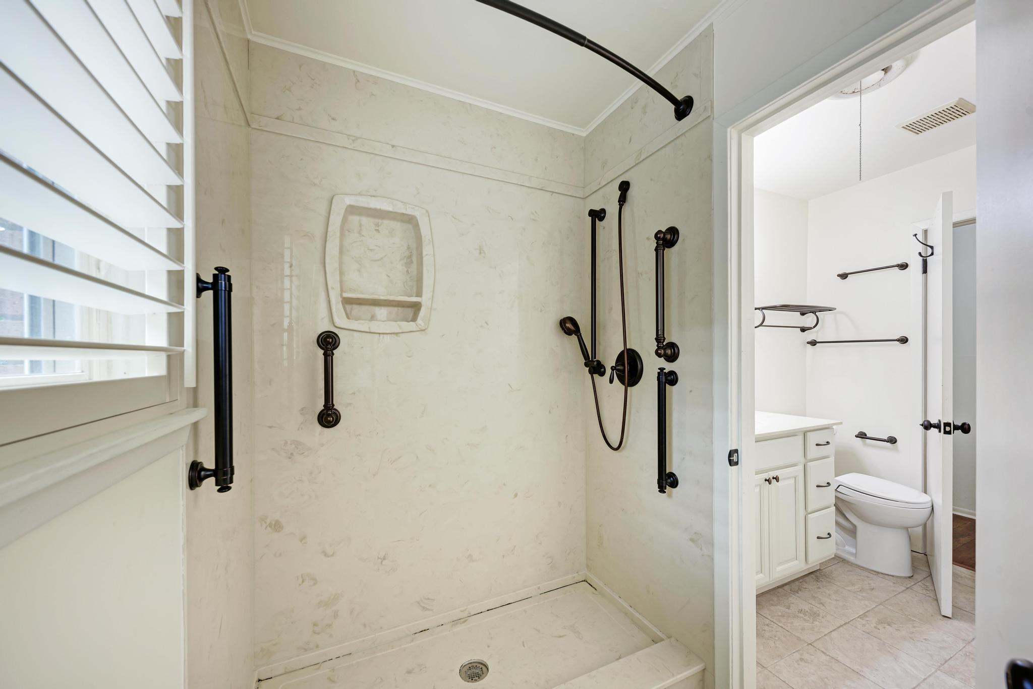 2500 Spring Creek DR