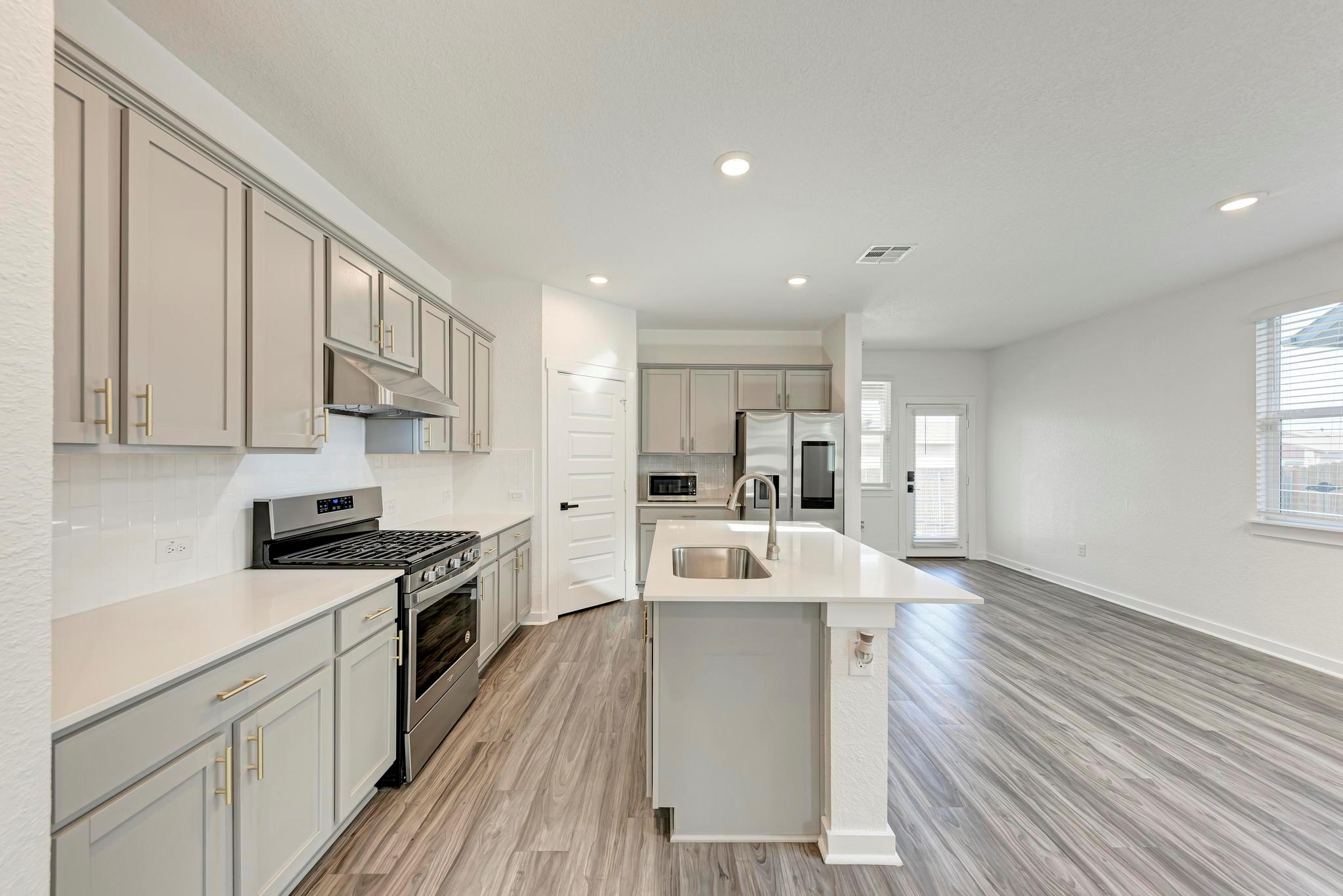 7416 Peggie Nell DR