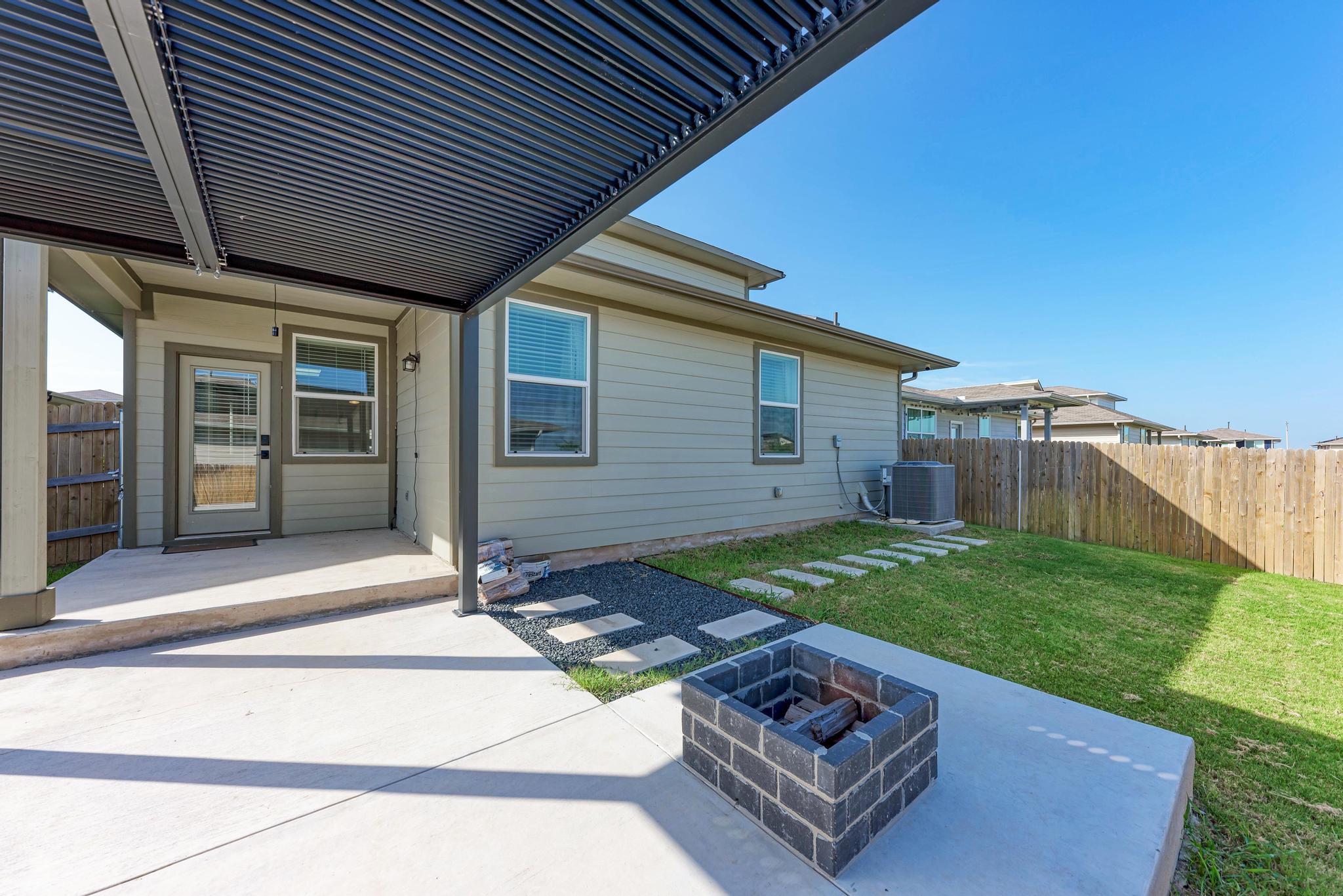 7416 Peggie Nell DR