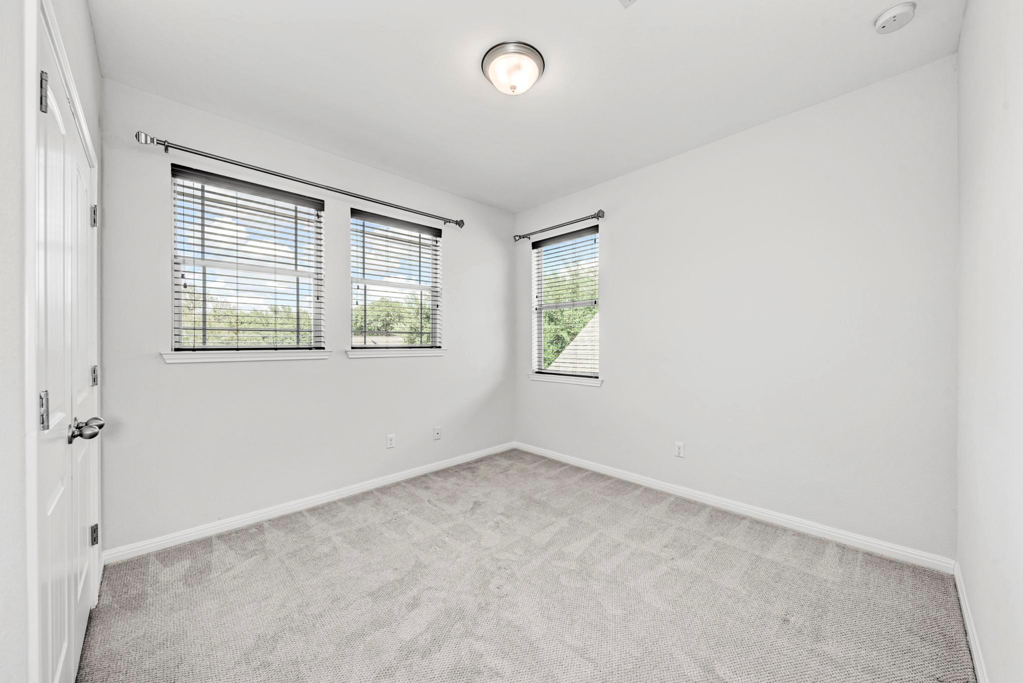 1325 Central Park CT