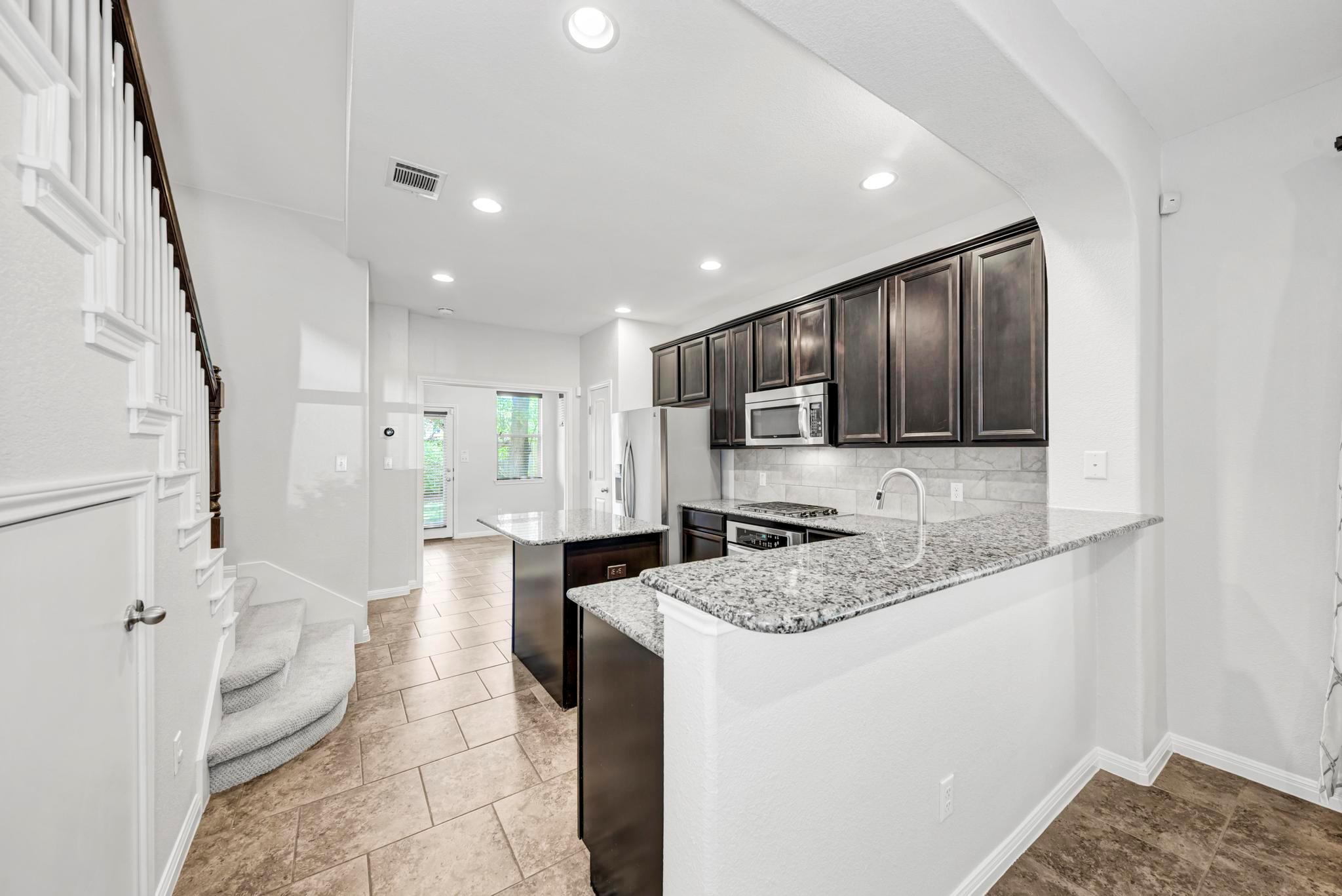 1325 Central Park CT
