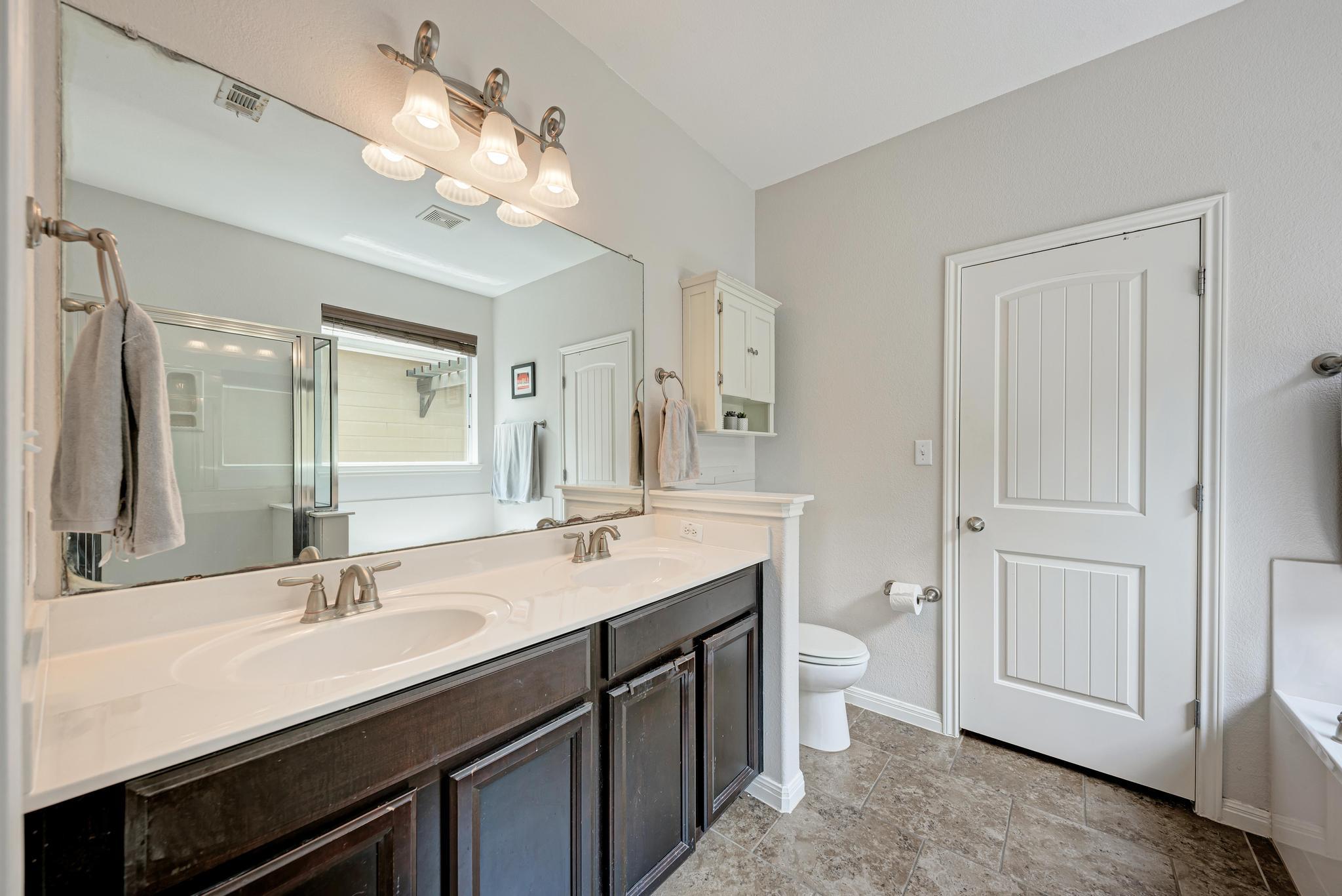 1325 Central Park CT